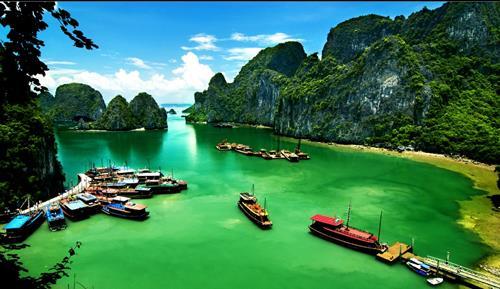 Background Information Ha Long Bay Information - An UNESCO World Natural Heritage Site with aesthetic in 1994 and geologicalgeomorphological in 2000 (UNESCO, 2017).