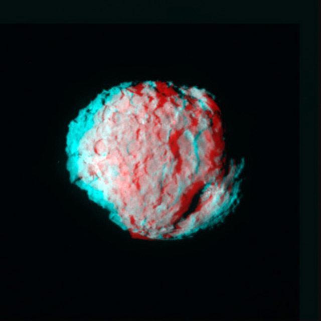 Using a pair of images taken by the Stardust probe, researches