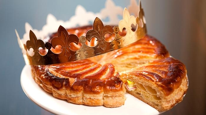 of Common Distributions In France, the galette des rois (King cake) contains a figurine, the fève, hidden in the cake and the person who finds the trinket in his