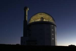Largest Ground-Based Telescopes 10-m SALT telescope in South Africa 10-m Keck UT