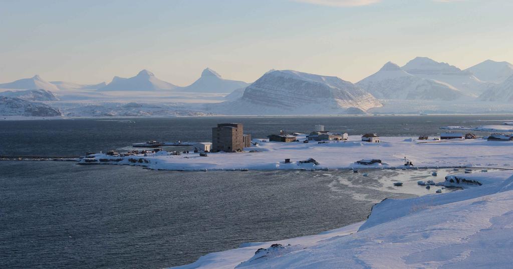 Ensuring the Rule of Law and Promoting International Cooperation Up to the present, Arctic states have dealt with issues of territorial rights and maritime delimitation peacefully on the basis of