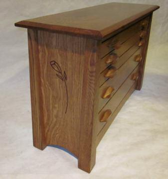 Fox Jewelry Chest C12 Features a walnut, inlaid rose on each