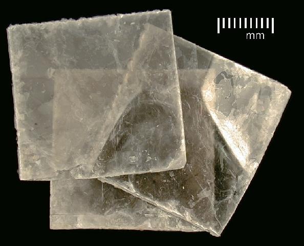 There are 3 optical classes of minerals: A) Transparent (minerals that transmit light and images) B) Translucent (minerals that only transmit light) C) Opaque (minerals