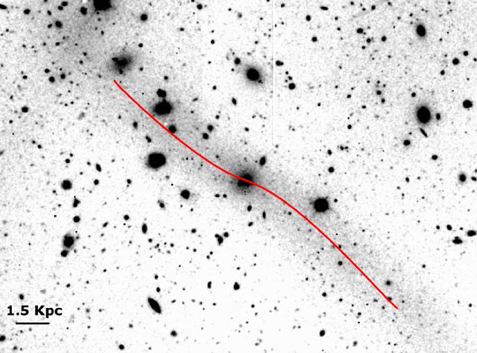 NGC 1097 s dog-leg tidal stream Galianni, Patat et