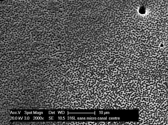 Fabrication of a nanoporous etch mask and