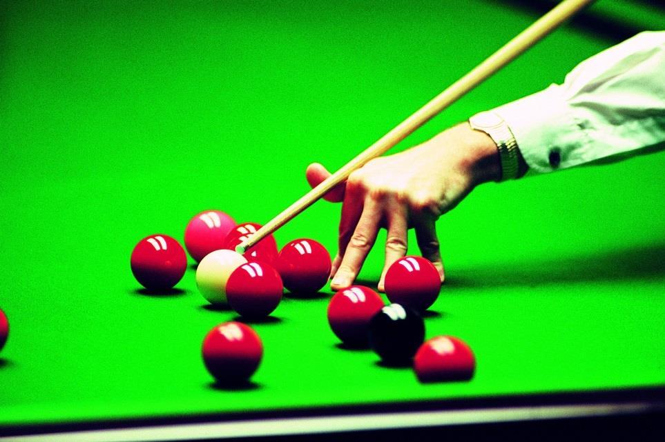 Ronnie O'Sullivan 2/1 Mark Selby 6/1 Neil Robertson 7/1 Ding Junhui 10/1 P(Ding Junhui wins) = p (1 p)/p = 10 p = 1/11 Note: an event with a