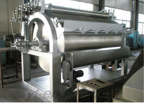 Drum Dryer Drum dryer consists of a heated metal roll. As the roll rotates, a layer of liquid or slurry is dried. The ﬁnal dry solid is scraped off the roll. The product comes off in ﬂaked form.