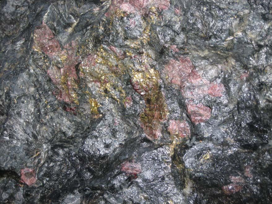 Copper sulphide stringers in the road cut at Falun The Krondiket prospect is located 500m west of the mine and previous drilling by Stora Kopparberg intersected sulphide mineralisation in skarn from