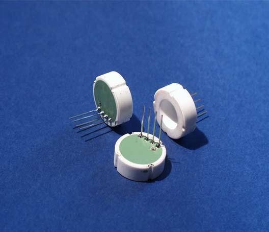Simple calibration for ceramic sensing elements using an ME651 This article describes in detail a simple electronic circuit based on a suitable IC and few external components to amplify and to