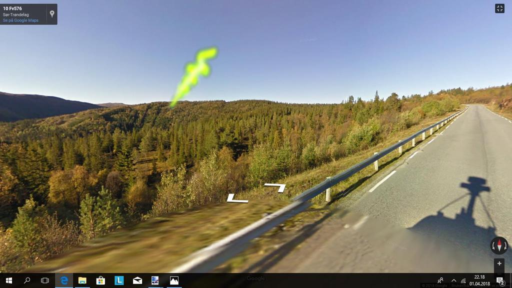 I made a U-turn and we drove up to Aspåskjølen again. We wondered if our parking lot may be "taken"? I must admit that my heart was beating like a hammer when we drove through the forest.