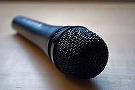 NATIONAL SENIOR CERTIFICATE: PHYSICAL SCIENCES: PAPER I Page 13 of 14 8.3 A microphone is often used when addressing large audiences.