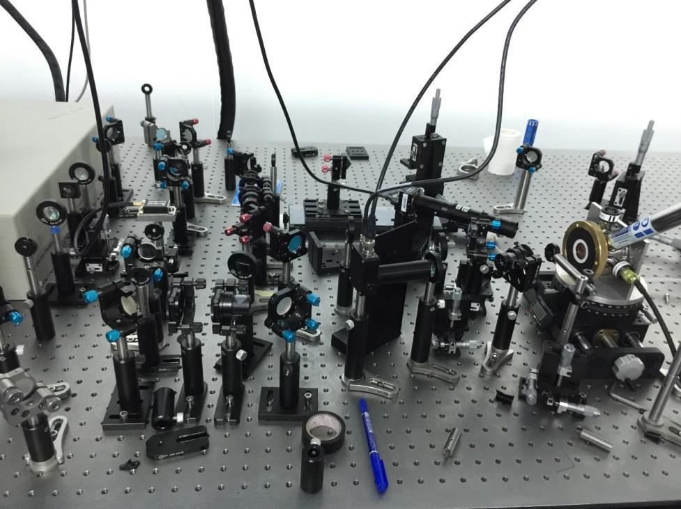 Ultrafast pump-probe experiment Ti:sapphire oscillator: 800 nm,