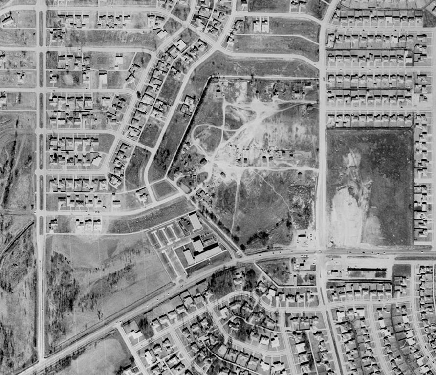FIGURE 5. Little Egypt, 1959. In the space of eight years, the press of suburban Lake Highlands had obliterated the surrounding farmland, and was hemming in Egypt from all sides.