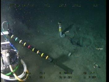 DIVE 1132 A DONET observatory construction was conducted in site A-2b (33-45.161N, 136-38.935E, ROV homer ID:92) at May 26 th.