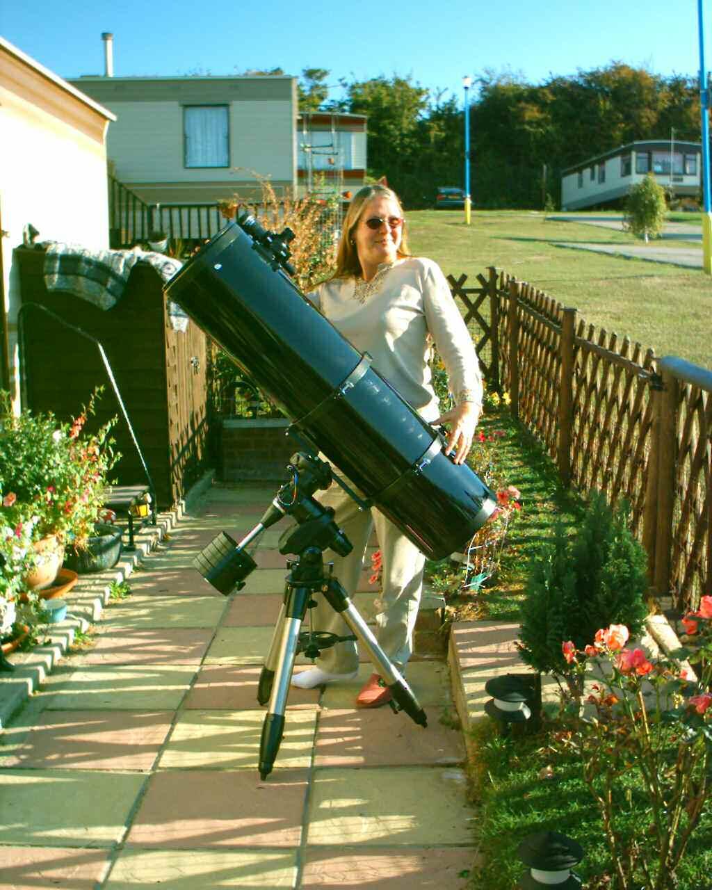 CALESTRON C10-NGT. 10 Inch Newtonian telescope. GEM mount. Full go to scope. NOTE.