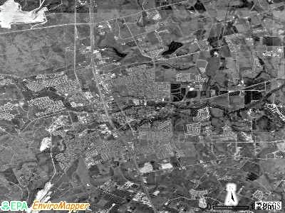 Figure 52 An aerial photo from 1985. Unit Lima is on the right hand side of the photo, just to the left of the circular, white dirt road.