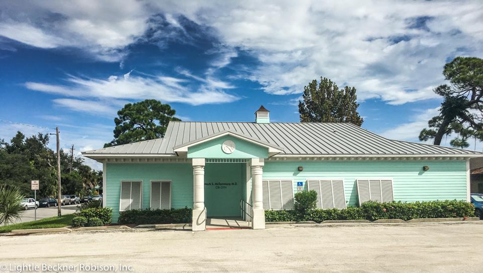 MEDICAL OFFICE LEASE Key West Style Medical Office 1331 Valentine St Melbourne, FL 32901 OFFERING SUMMARY Available SF: 3,820 SF PROPERTY OVERVIEW Beautiful Key West Style medical office - ready for