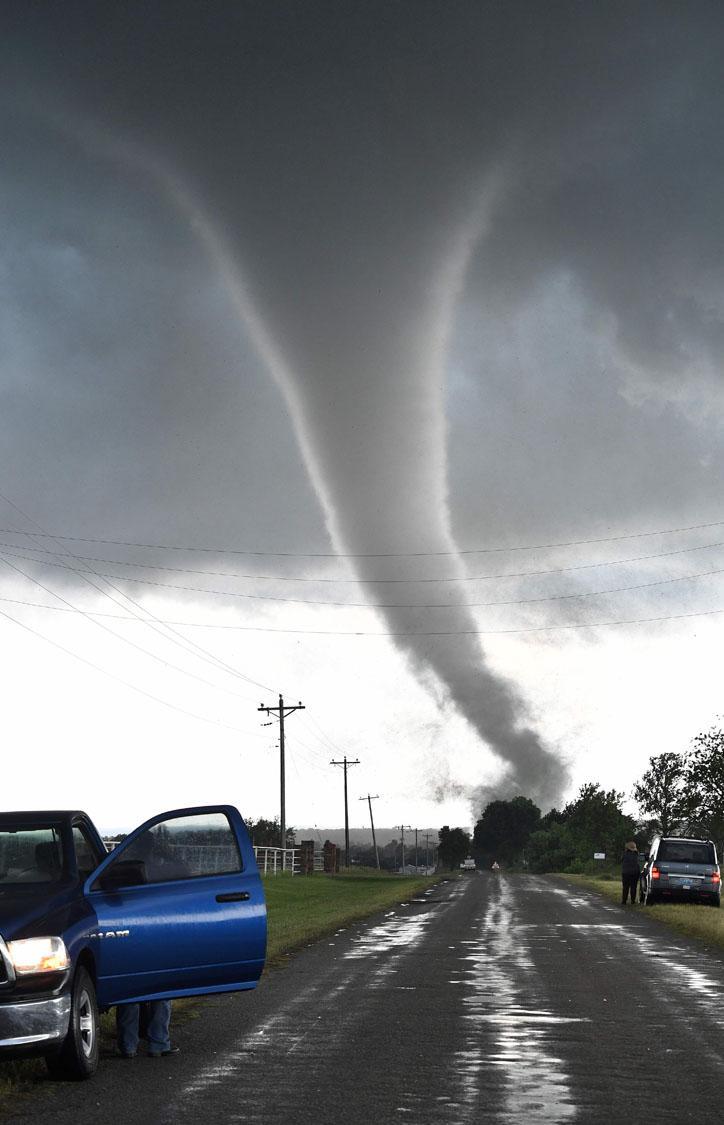 Introduction Tornadoes can occur anywhere and at any time during the year. In an average year, 800 tornadoes are reported throughout the nation.