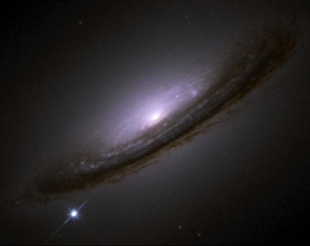 Supernovae Observa(ons: a star that temporarily becomes