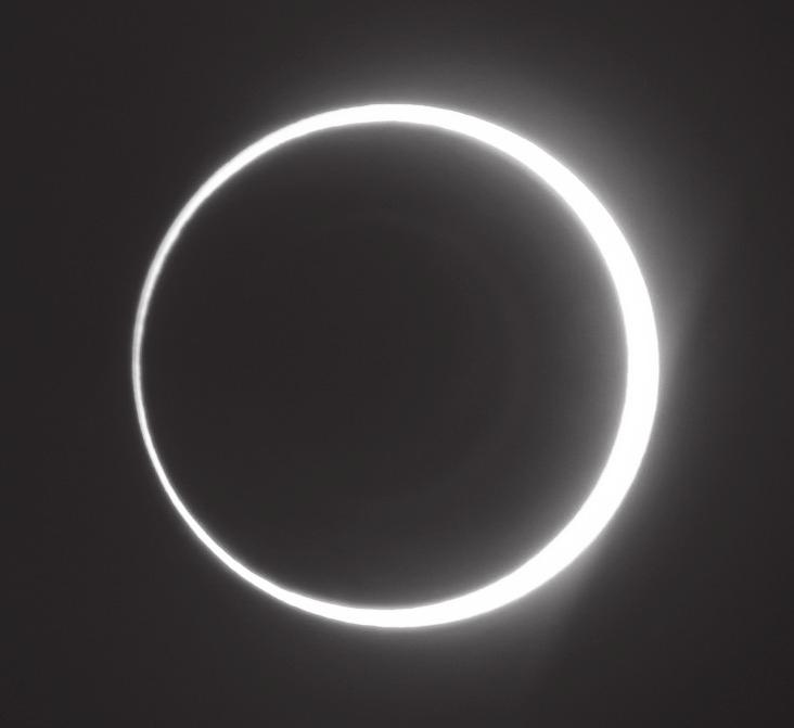 Eclipses and tides 29 Annular eclipse If the Moon is further away from the Earth, the Moon looks smaller and does not completely cover the Sun.