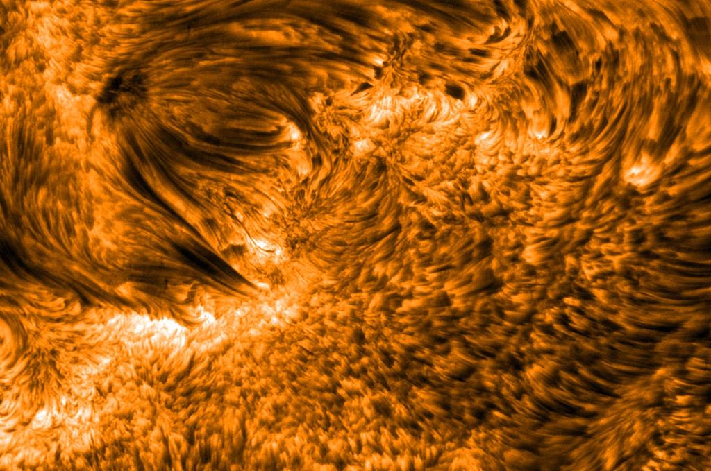 Spicules/Fibrils (on the limb/disk) A possible effect of sound waves on the solar atmosphere Short-lived, tall jets in the H chromosphere