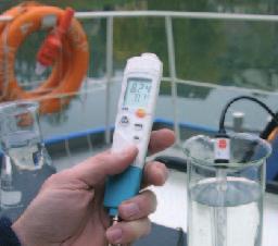 The temperature value supplied is automatically analysed if Testo ph probes with a built-in temperature sensor are used.