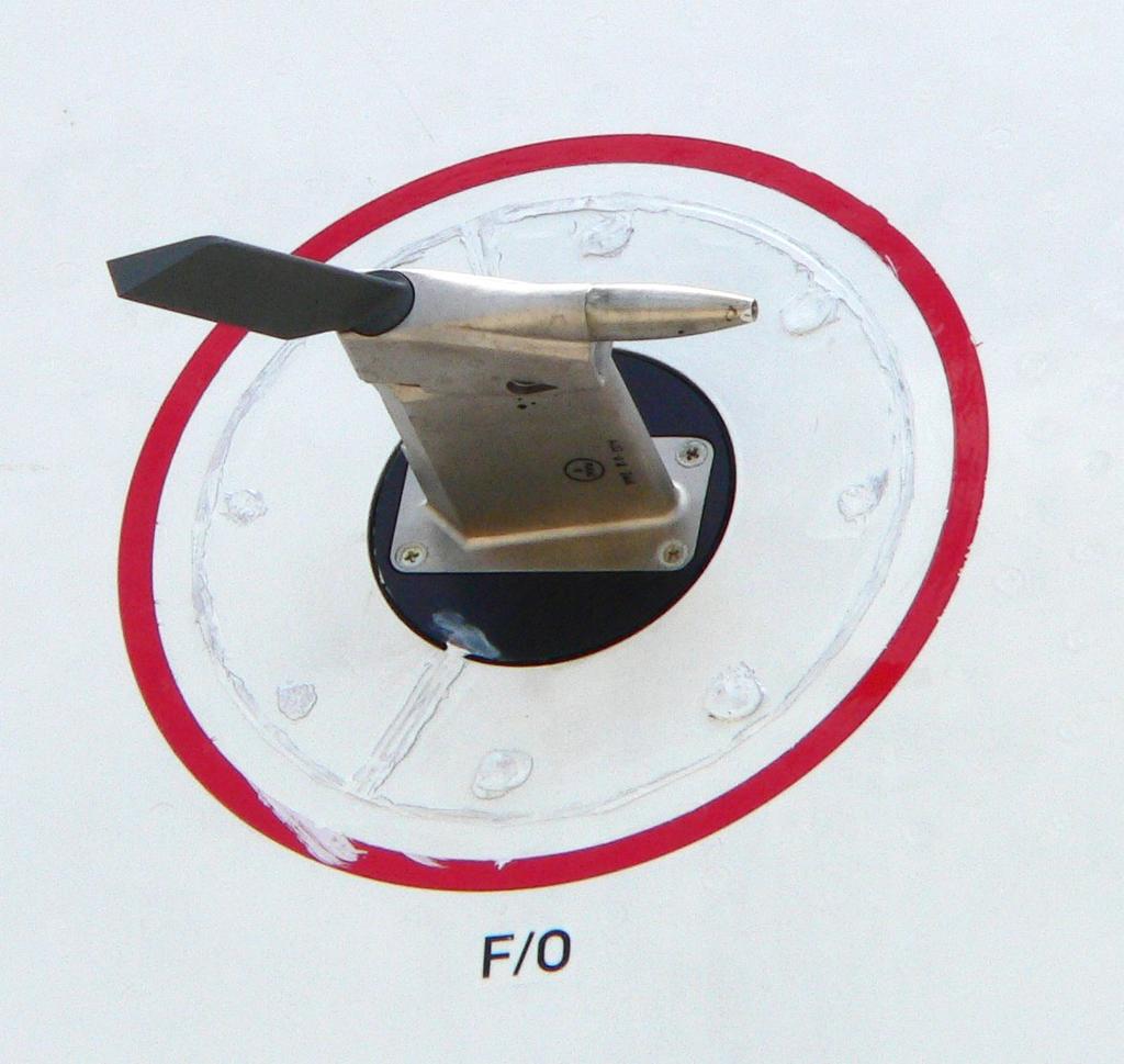ATMO 551b Spring 2010 A dual plate static port does better Pitot tubes Pitot tubes are used to measure wind speed for instance on aircraft.
