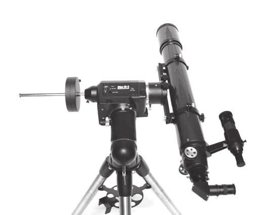 so Polaris lies on the R.A. crosshairs of the illuminated reticle eyepiece (Figure 5b). 8. Without moving the R.A. axis, adjust the azimuth adjustment knobs on the mount to place Polaris in the center of the eyepiece field of view.