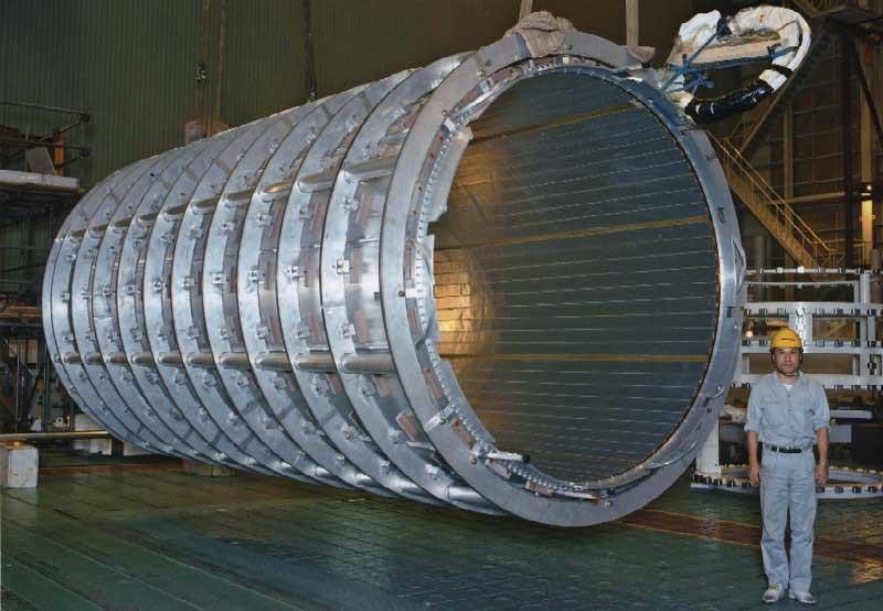 CHAPTER 30: Sources of Magnetic Fields Cern s singlewalled coil operates at 7600 amps and produces a 2.0 Tesla B-fld.