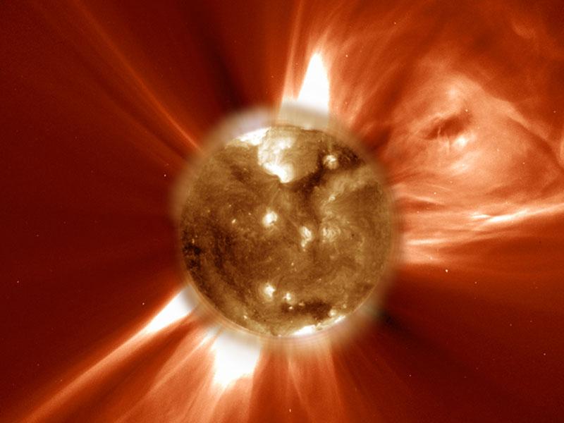 Coronal Mass Ejection Electrons get accelerated along magnetic field lines attaining speeds