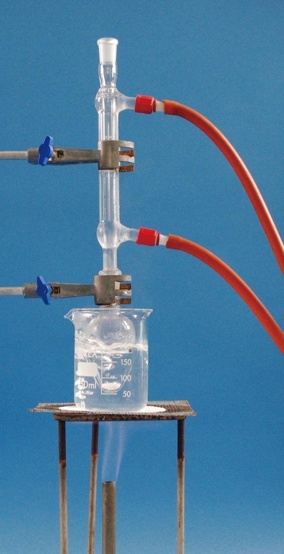 reflux condenser water out reflux condenser water out water in pear-shaped flask anti-bumping granule heat hot vapour condenses on the cold inner wall of the condenser condensed liquid returns to the
