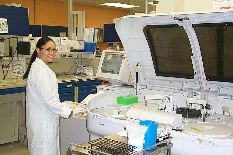 Biochemical laboratory: automatic analyzer