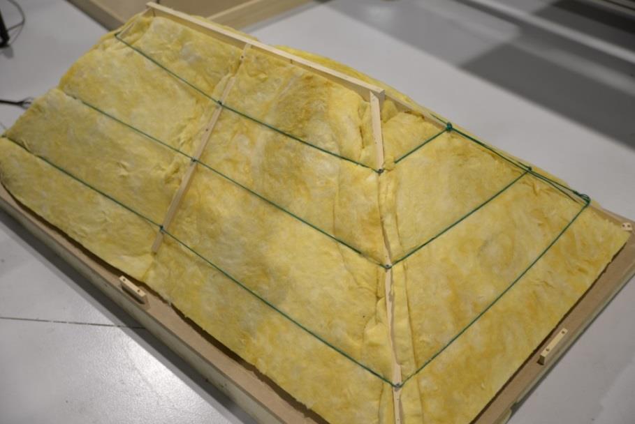 Insulation technics Glasswool The glasswool insulation was achieved by stacking four layers of 50mm thick glasswool in order to achive a total thickness of 200mm.
