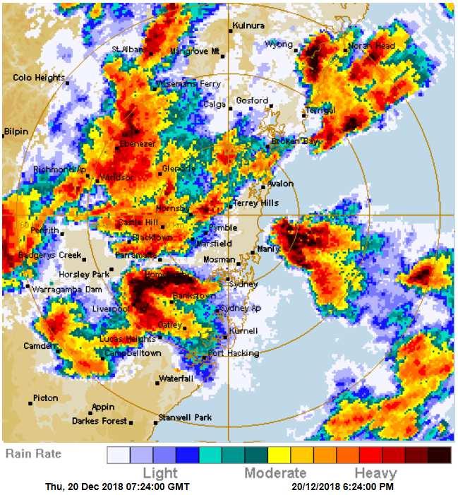 The initial storm cells moved in a westerly direction across Sydney s southwest suburbs around 4:30 to 5:00 pm (shown below left).