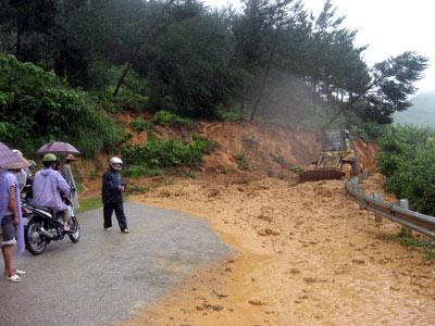 -Heavy rain, flash floods, landslides occur very