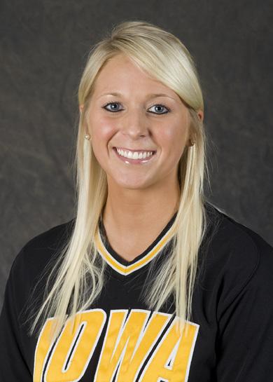 #13 JENNY SCHUELKE Senior Outfield R/R Solon, Iowa Solon Went 1-for-1 with a pair of RBI in the game one win over South Dakota. Had a career-high two doubles in the 7-0 win over Eastern Michigan.