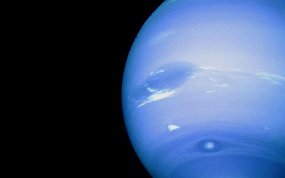 Surface of Uranus Uranus is a ball of ice and gas. It doesn t have an actually surface.