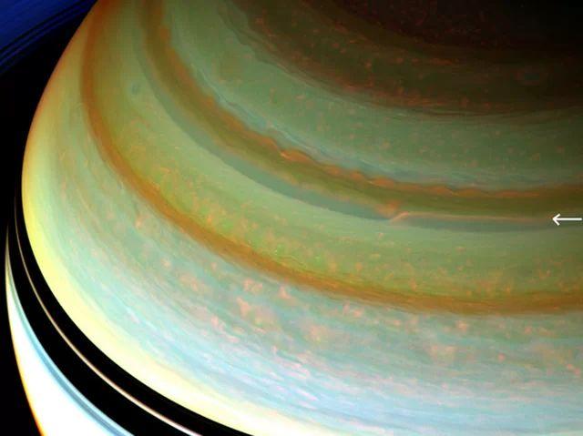 Surface Features Saturn has no crust, though under the outer layer exists a viscous pool