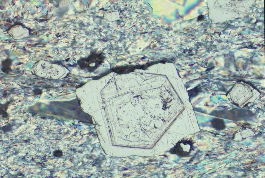 Dirty pyrite core As rich mid zone Clean pyrite rim All Pyrite grains at KB are zoned; In the ore zone, 34 S values in pyrite cores are negative (oxidised fluid), Distal to ore, 34 S values in pyrite