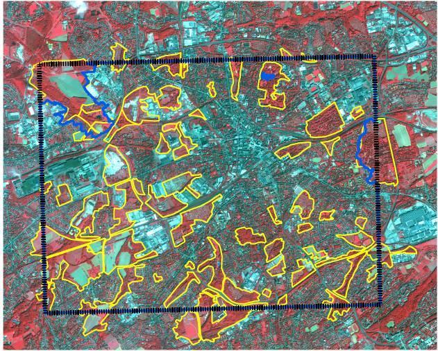 Figure 3: Comparison of extracted open areas to a manually derived reference map (example of the study site Ruhr area).