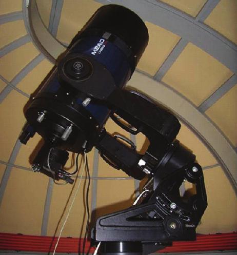 2 Advances in Astronomy Shutter control (a) (b) Figure : AROMA-N (a) and AROMA-W (b). AROMA-N is a rapid follow-up telescope for astronomical transients.