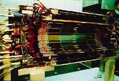 Precise tracking detectors- silicon tracker- allow to "notice" particles containing the b-quark, which lives of the order of picoseconds! and travels in the detector a fraction of a milimeter.