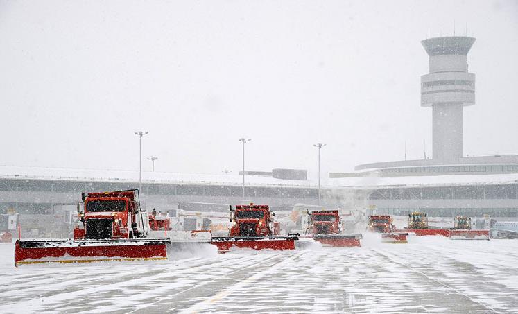 Airport Management Age 30-60 Male/Female Managing the functions and grounds of an airport Uses and Preferences Products: Large truck plows and box plows, spreaders, walk behind spreaders and shovels