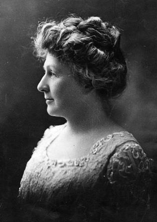 Annie Jump Cannon* Harvard around 1900 Sorted hundreds of