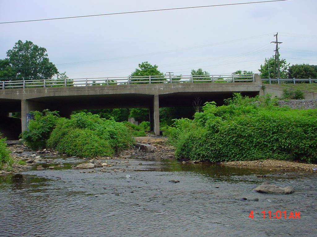 Glebe Road bridge Exposed sewer line