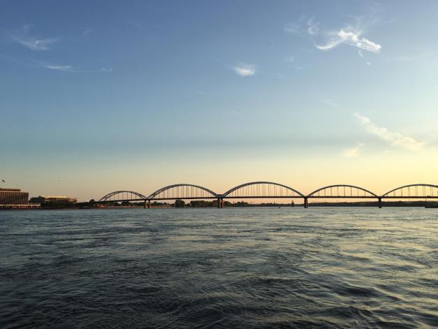 Drought Economic Study of the Mississippi River Select 3-4 communities along Mississippi