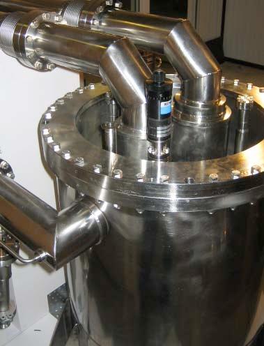 Status of XENON100: the Cryostat and