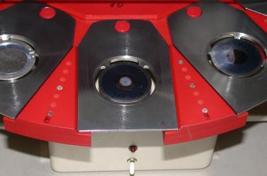 (PC) in the β-channel; two scintillation detectors (NaI) in the γ-channel; samples are